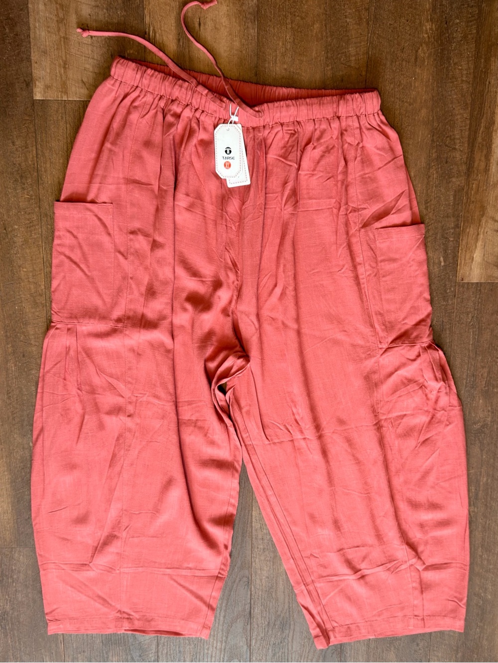 Wide Leg Pull-On Pants in Coral